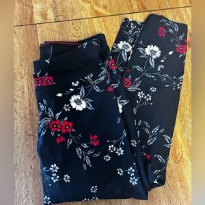 Calvin Klein Red and Black Floral Performance Leggings size Medium